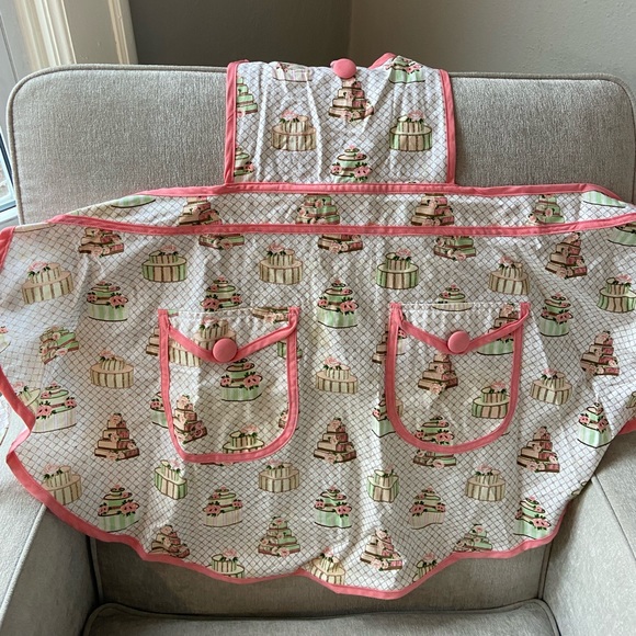 Apron - Picture 1 of 3